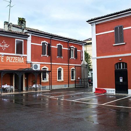Cristal Rooms Piacenza Eksteriør billede