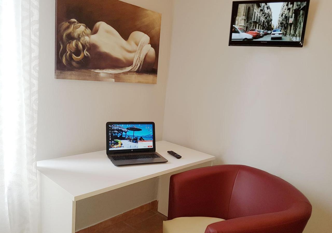 Cristal Rooms Piacenza Eksteriør billede