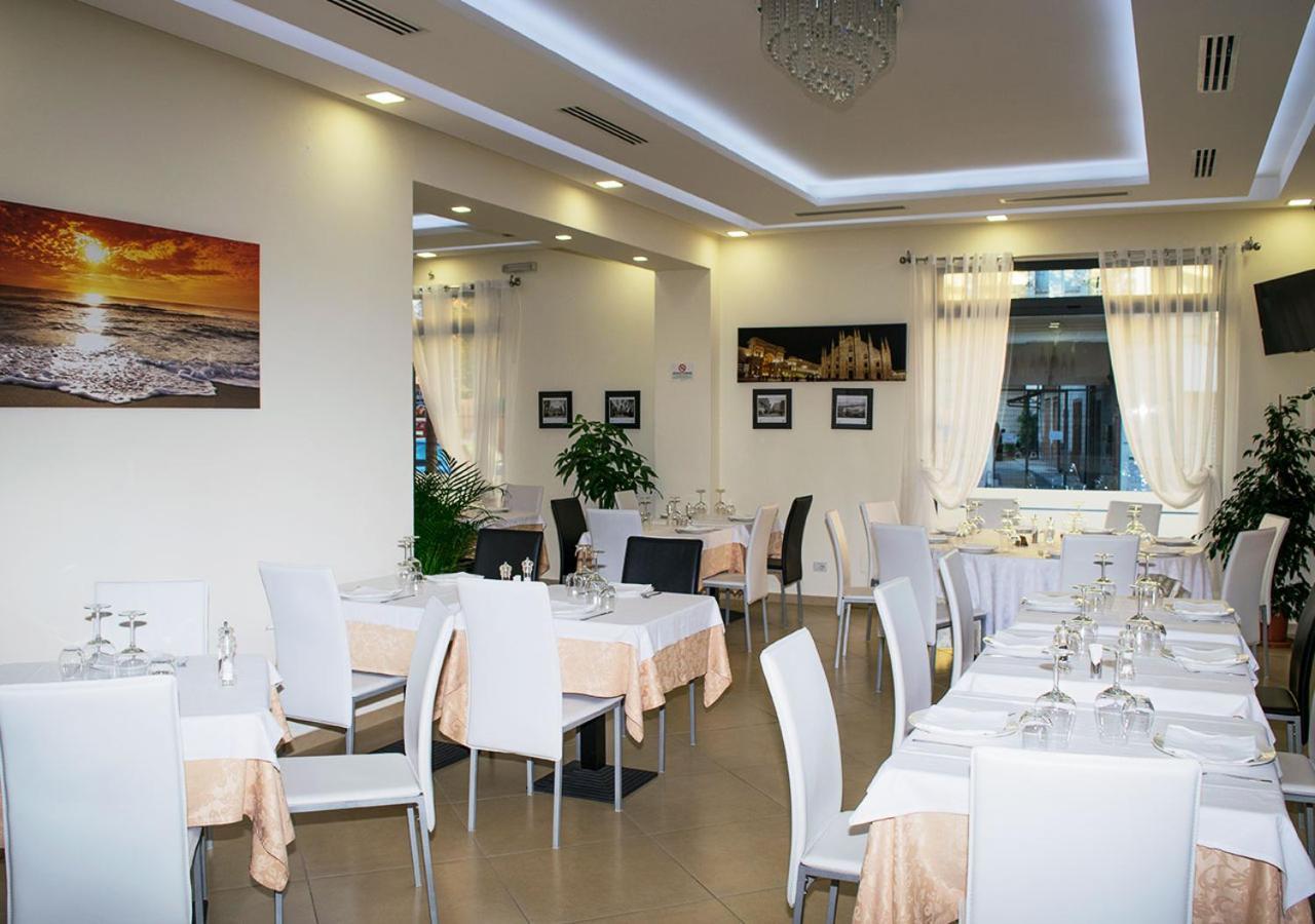 Cristal Rooms Piacenza Eksteriør billede