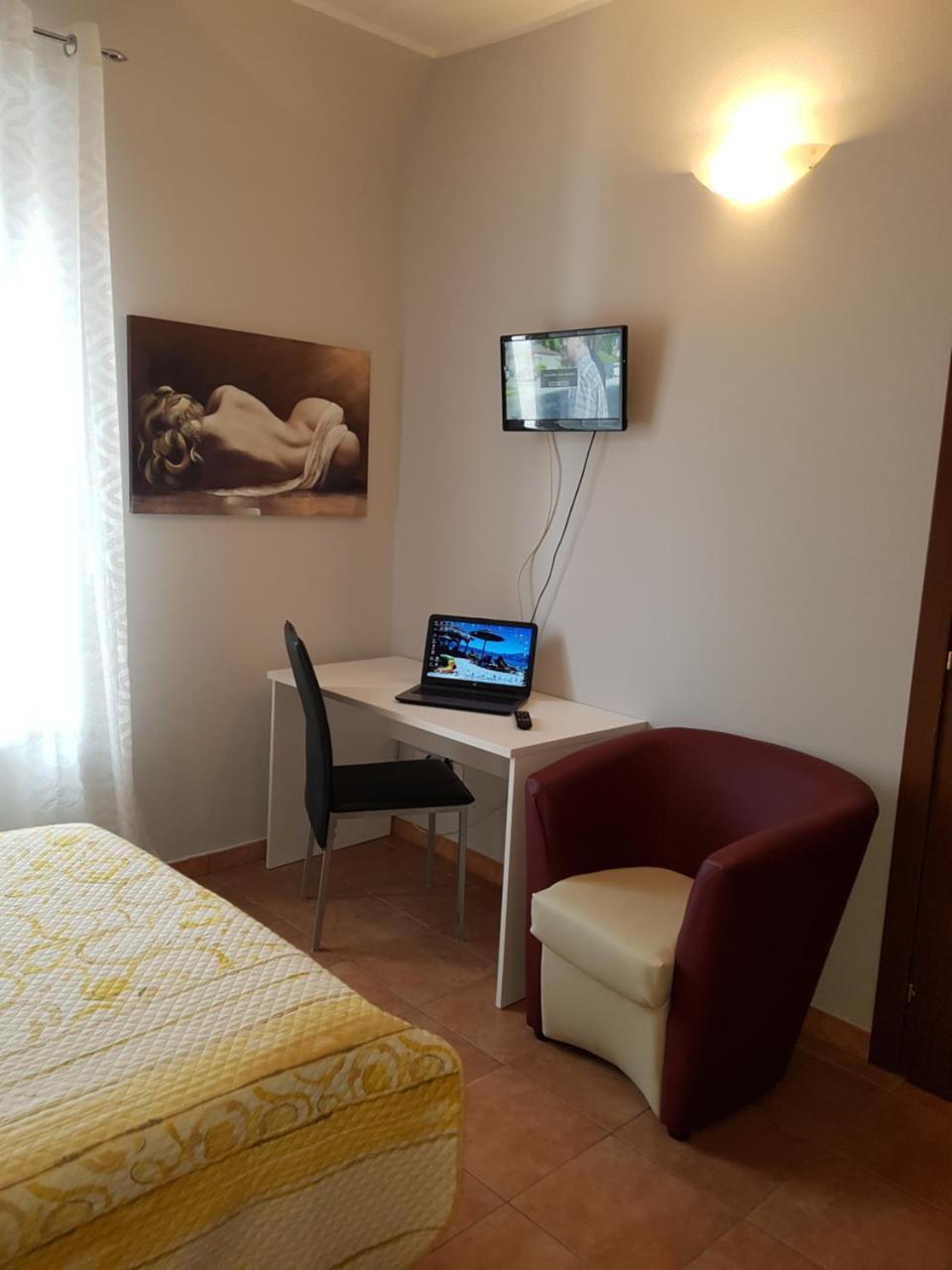 Cristal Rooms Piacenza Eksteriør billede